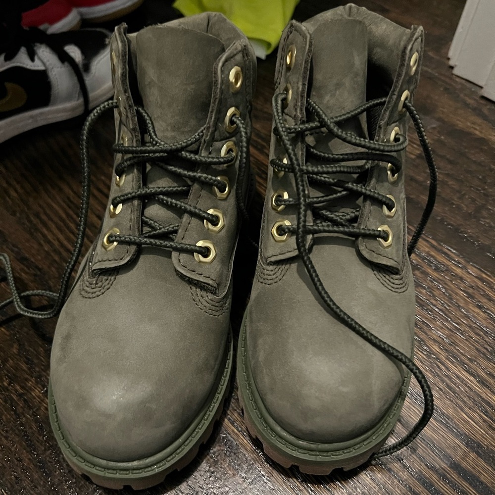 Army green Timberlands toddler